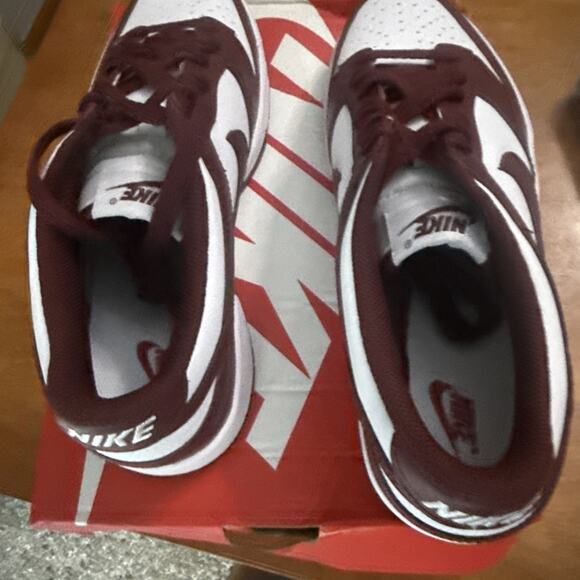 Size 7 Big Kid's Nike Dunk Low White/Redwood-Gym Red (FB9109 115) BS288 - Picture 4 of 5